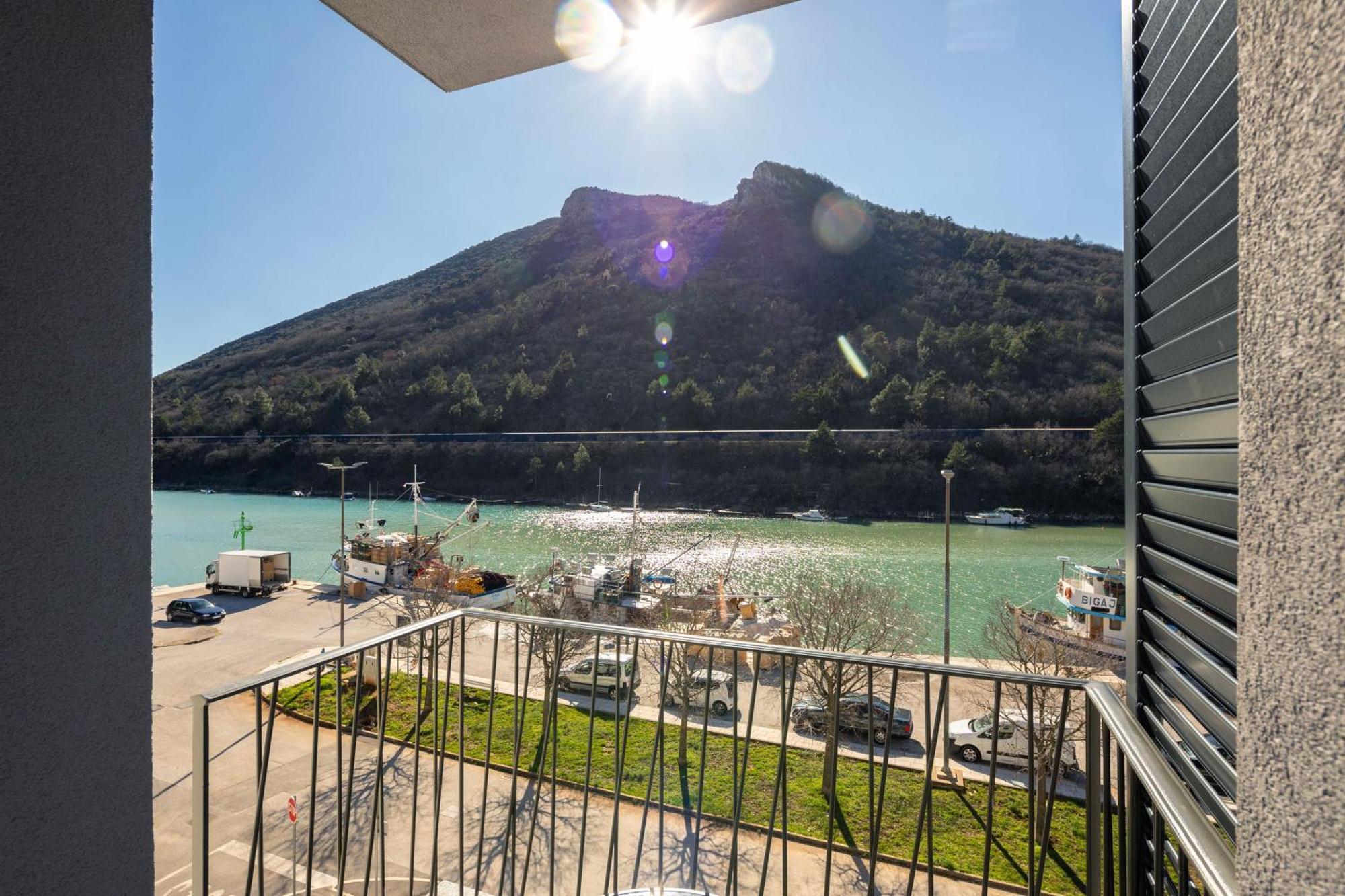 Seafront Villa Andrijana - Happy Rentals Plomin Dış mekan fotoğraf