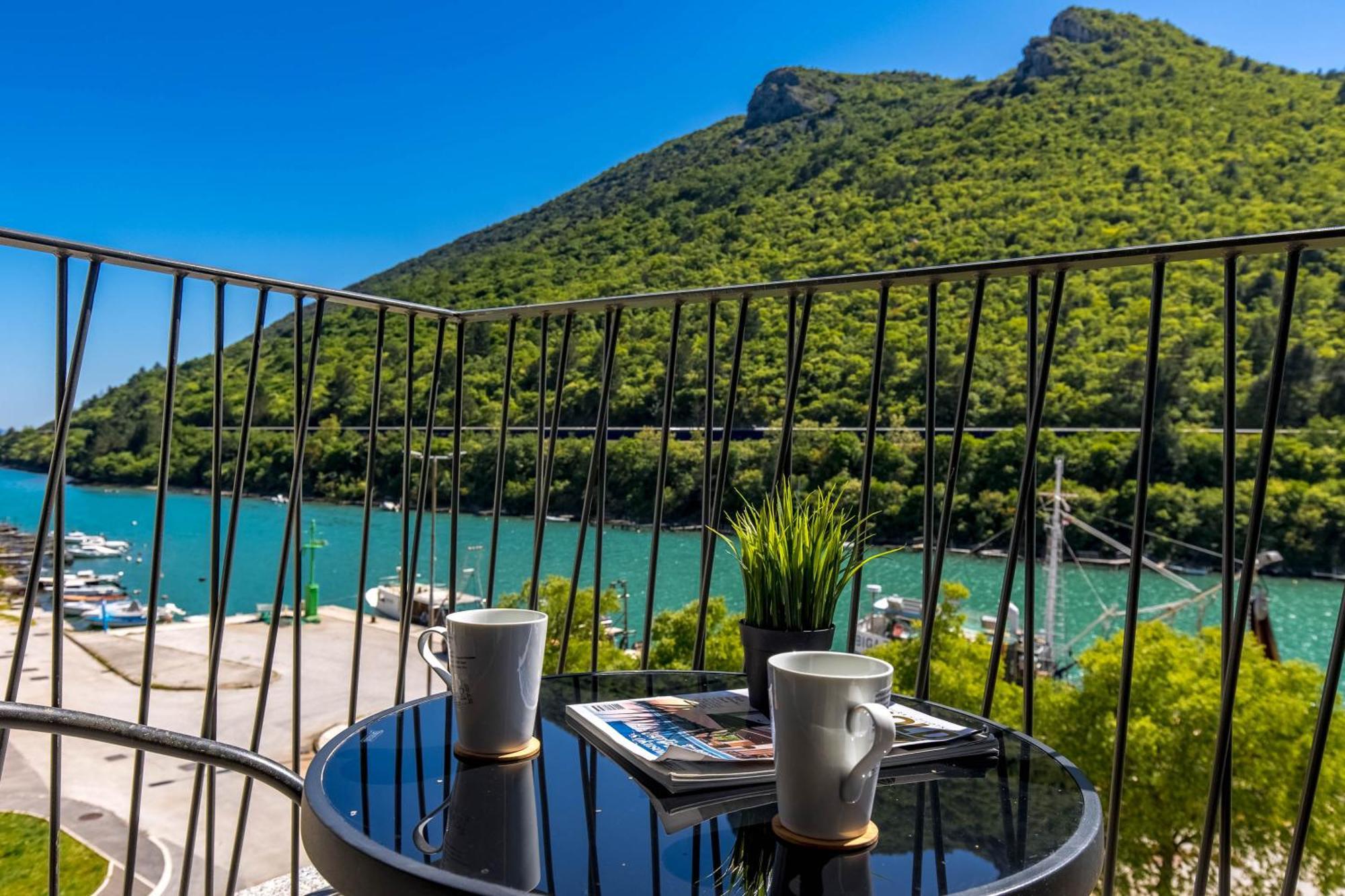 Seafront Villa Andrijana - Happy Rentals Plomin Dış mekan fotoğraf