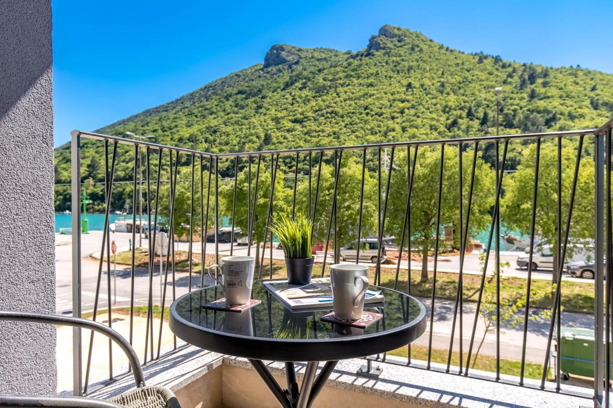 Seafront Villa Andrijana - Happy Rentals Plomin Dış mekan fotoğraf